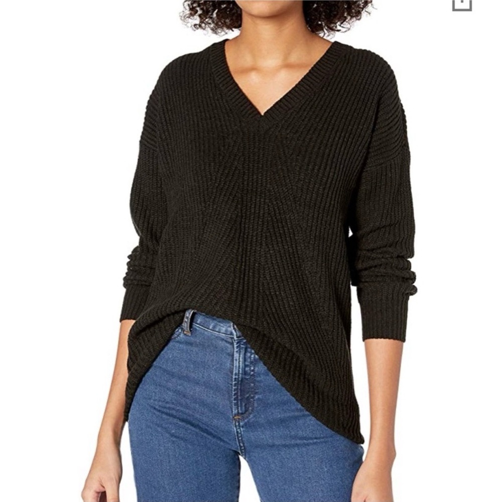 Jessica Simpson Black V-Neck Sweater